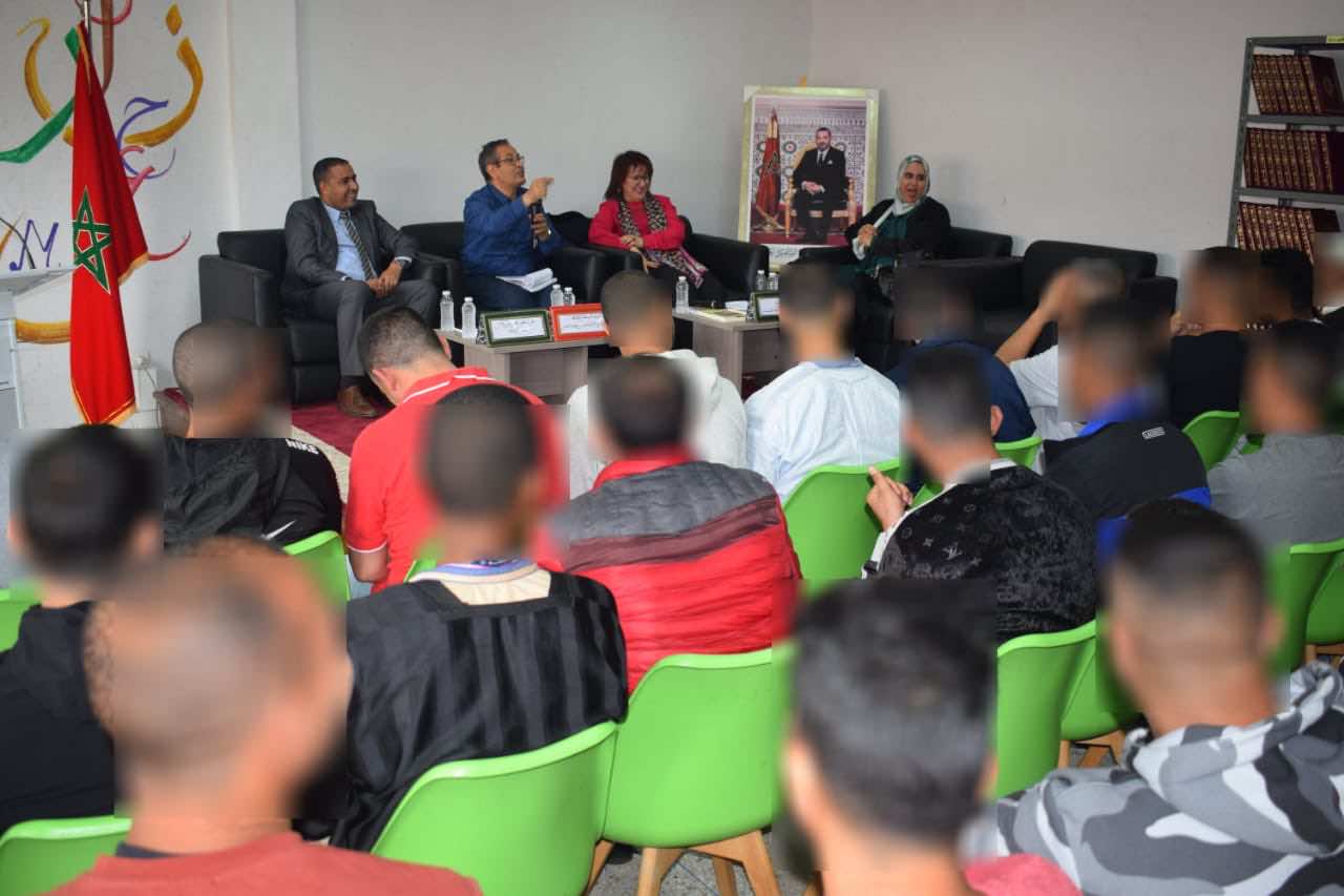نزلاء السجن