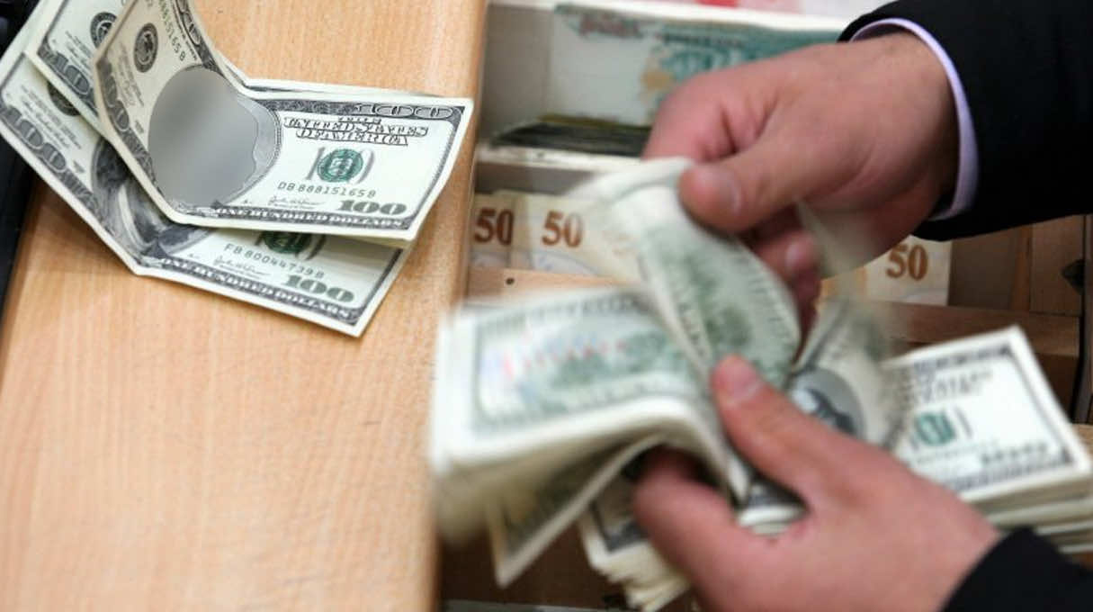دولارات مزيفة