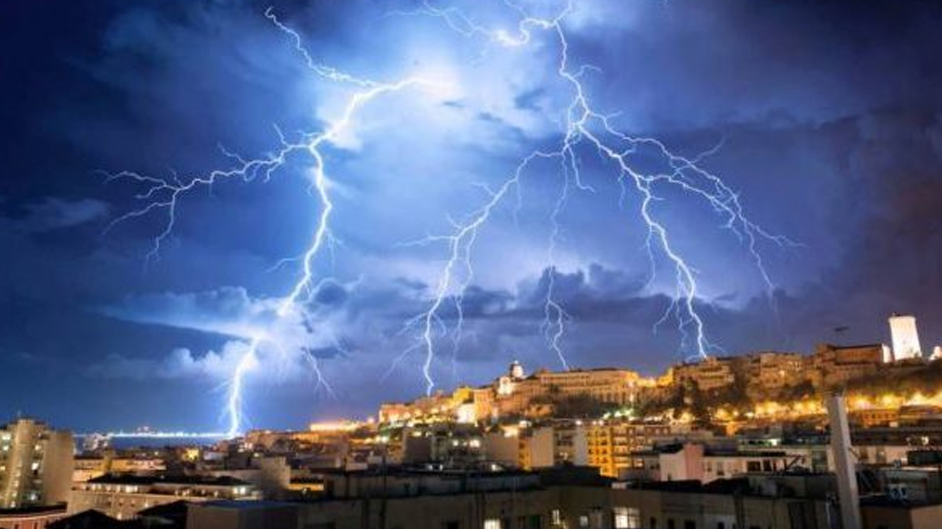 زخات رعدية