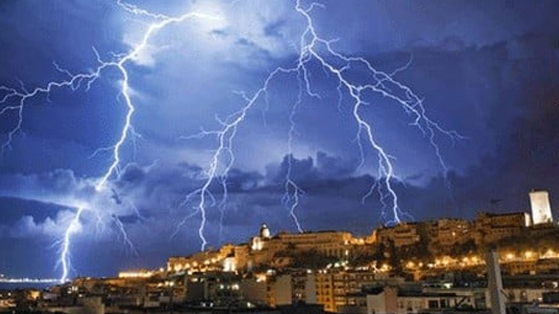 زخات رعدية