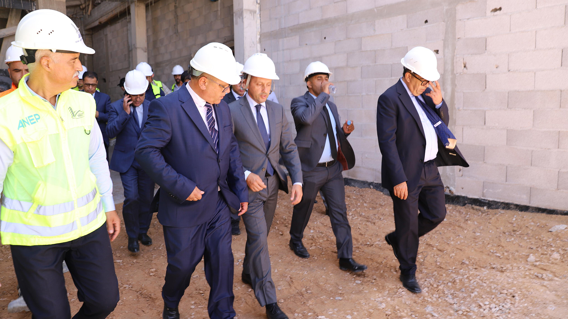 التهراوي يتفقد مشاريع صحية بجهة العيون