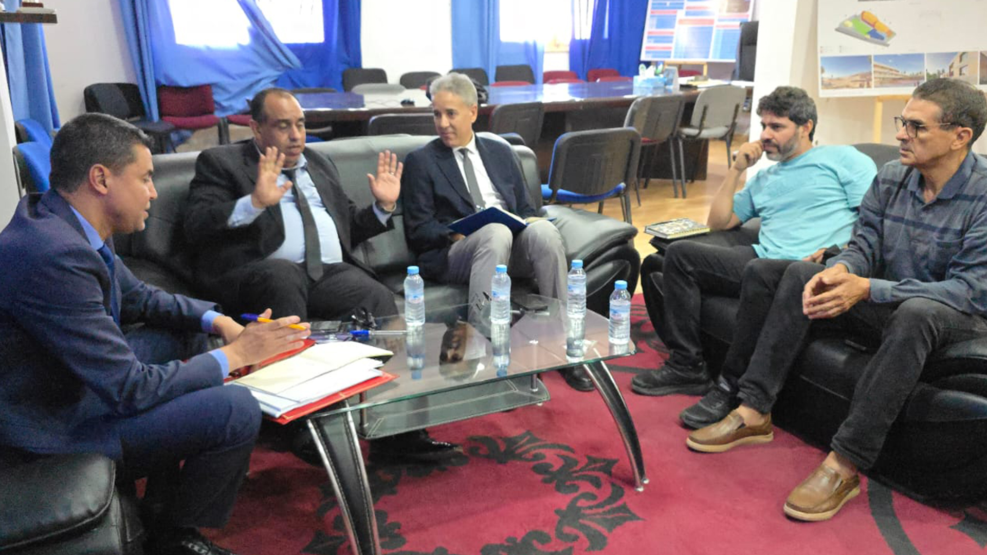 أكاديمية إقليمية لكرة القدم