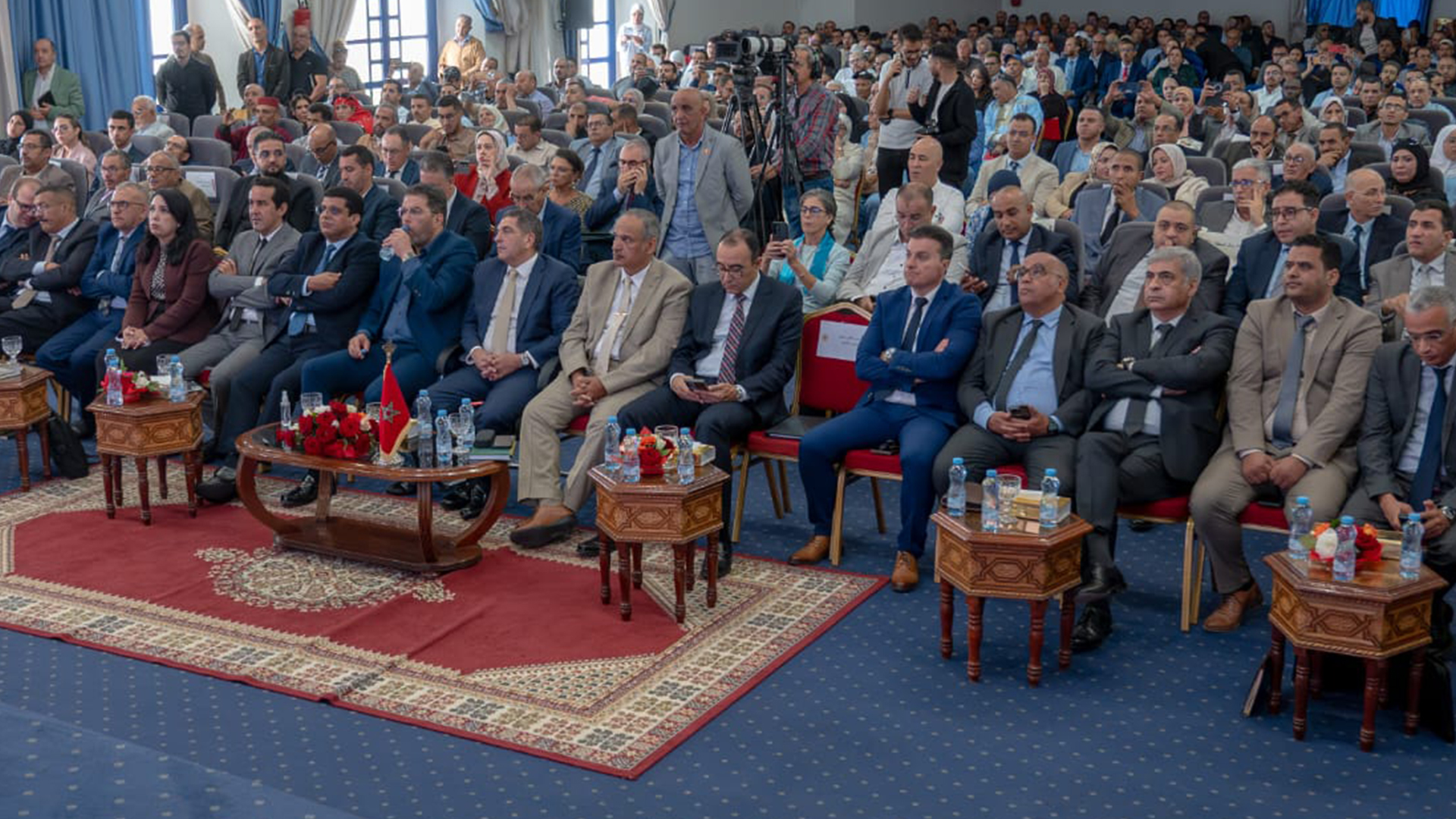 لقاء تشاوري