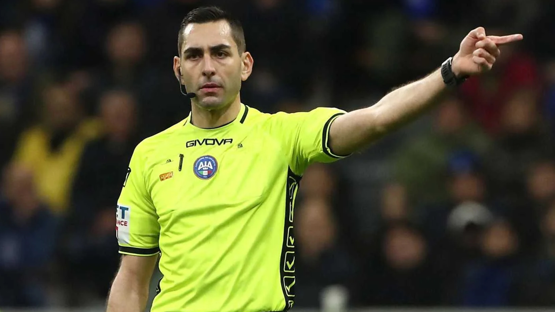 الحكم الايطالي أندريا كولومبو