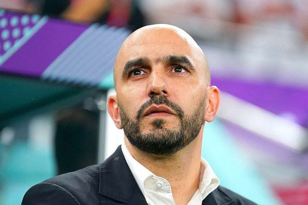 الركراكي يؤجل حسم موقفه من عرض الاتحاد السعودي